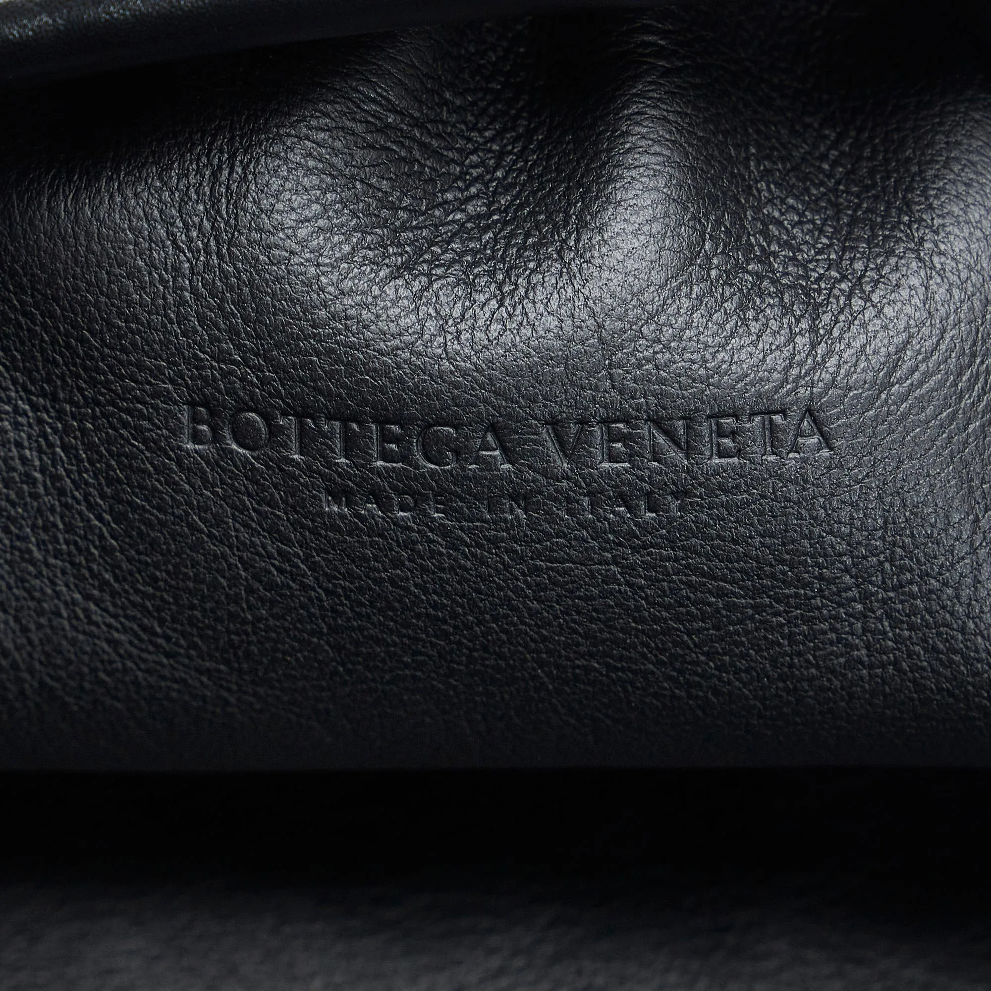 Bottega Veneta Intrecciato The Pouch Clutch (SHG-WfhKFE)