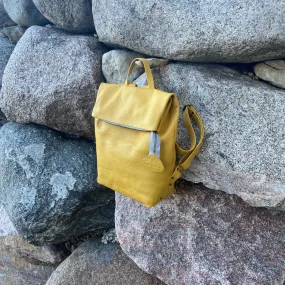 Nancy rucksack in yellow pebbled leather